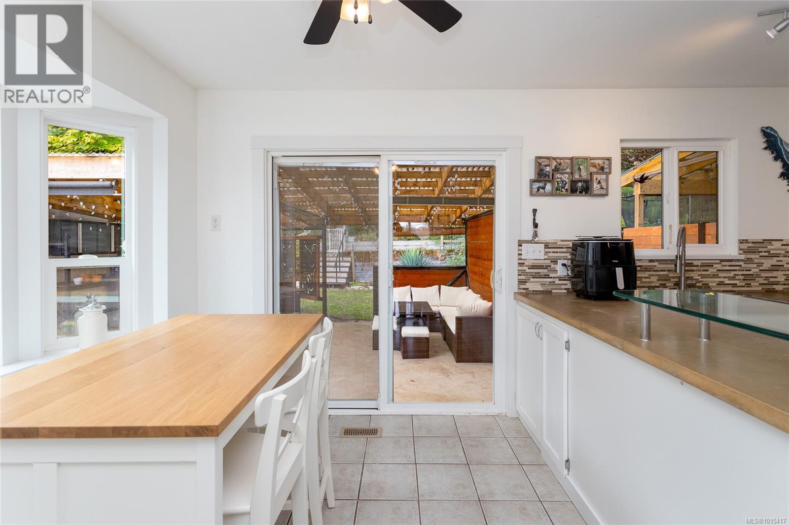  552 Strathdee Place, Colwood