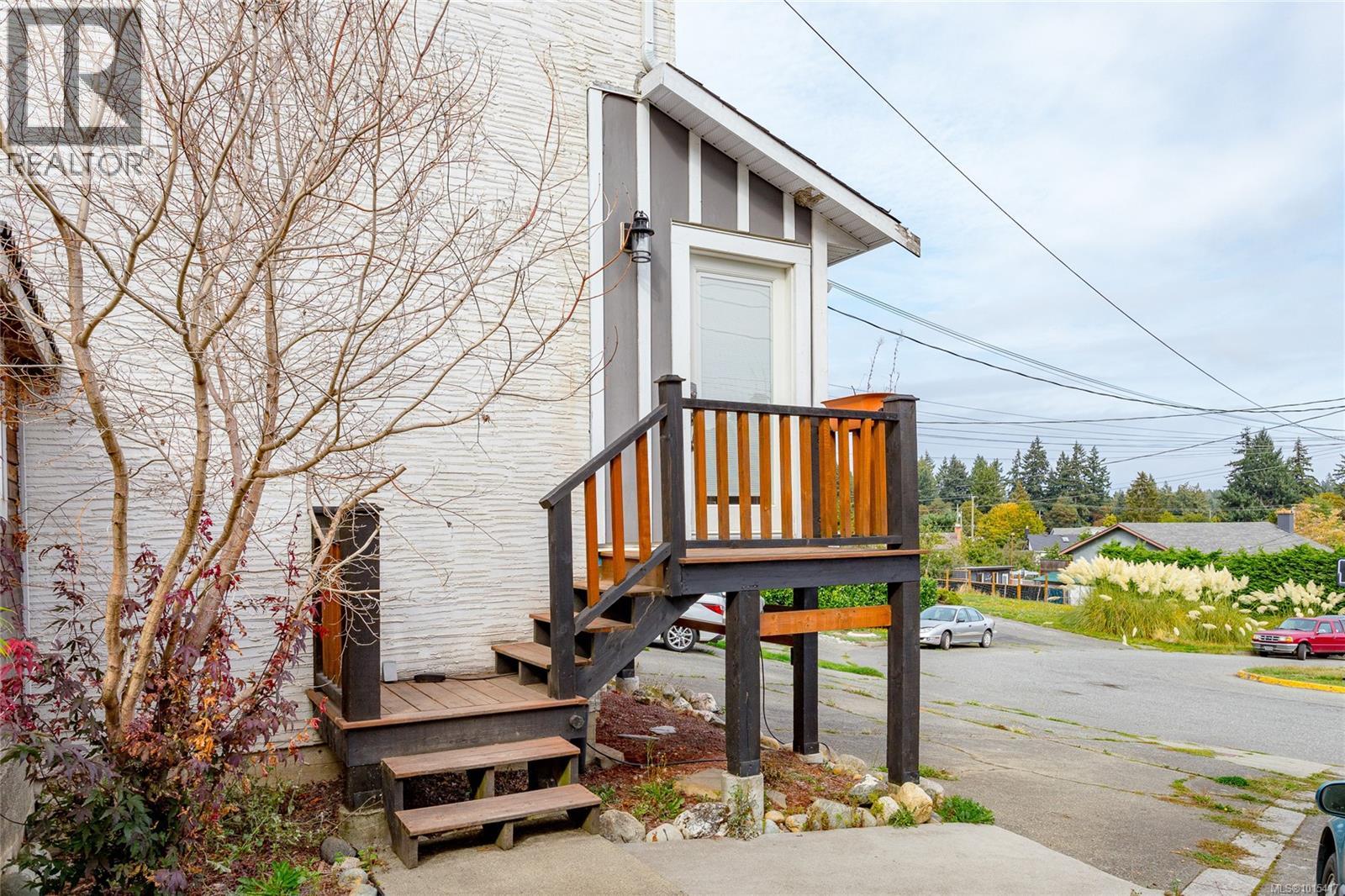 552 Strathdee Place, Colwood