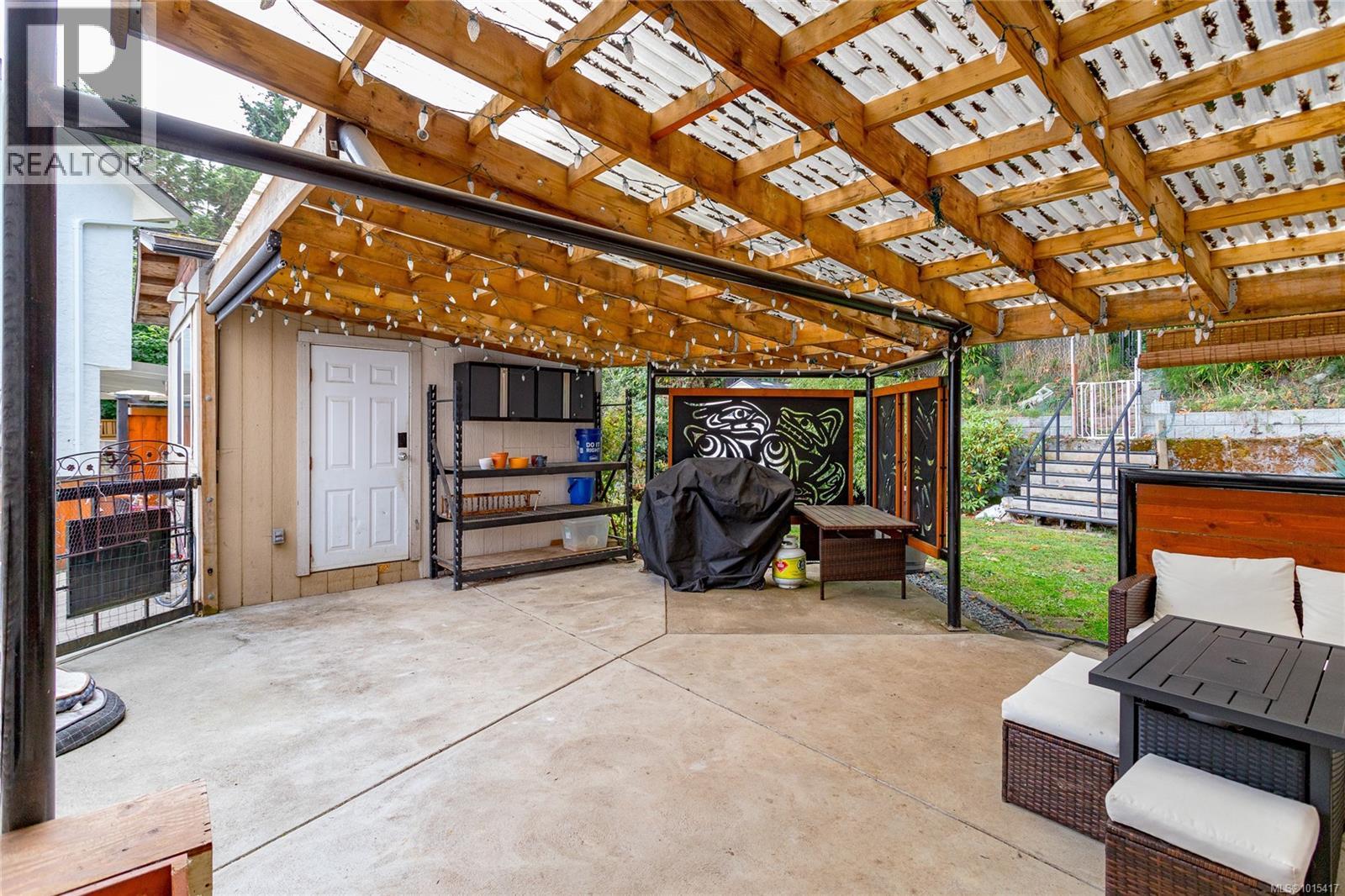  552 Strathdee Place, Colwood