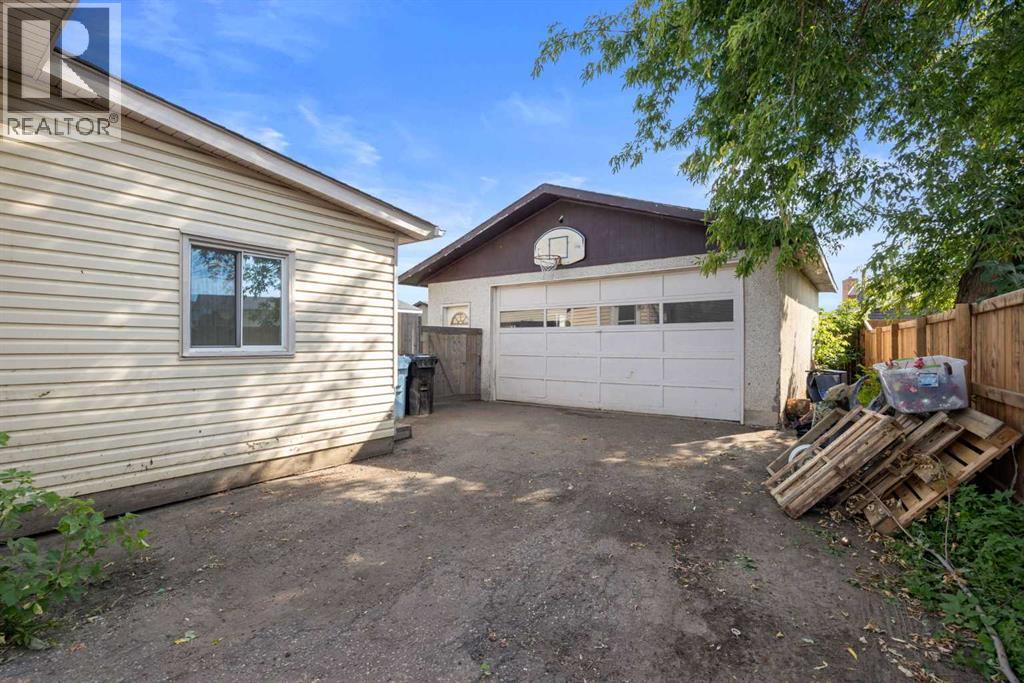 105 Hill Drive, Fort McMurray