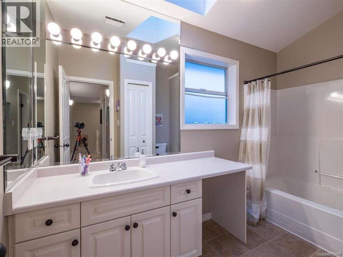 5826 Cutter Pl, Nanaimo