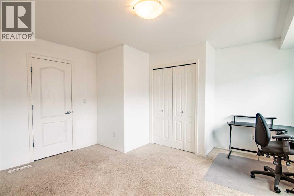 30 Carleton Avenue, Red Deer