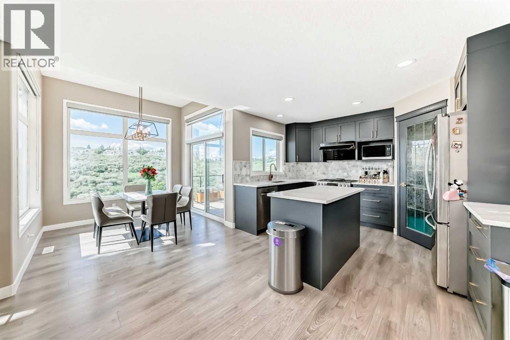 Single Family House for Sale in  Edgeridge Circle NW Edgemont Calgary 