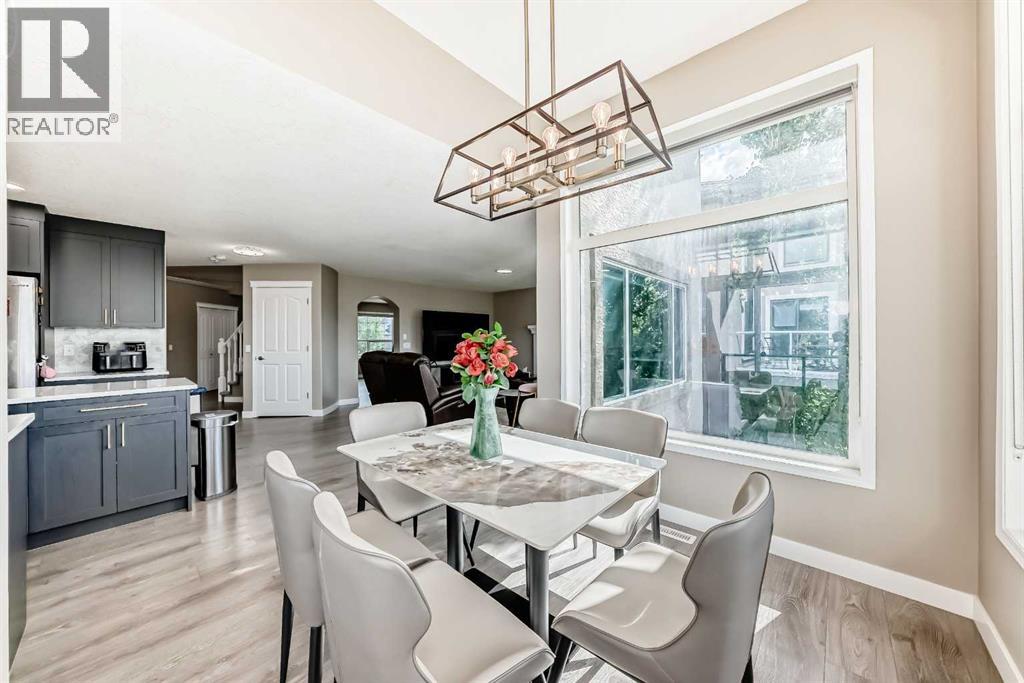 Single Family House for Sale in  Edgeridge Circle NW Edgemont Calgary 