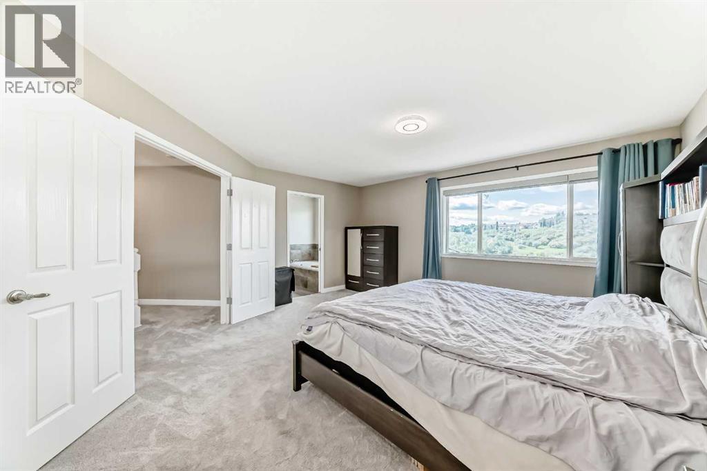 Single Family House for Sale in  Edgeridge Circle NW Edgemont Calgary 