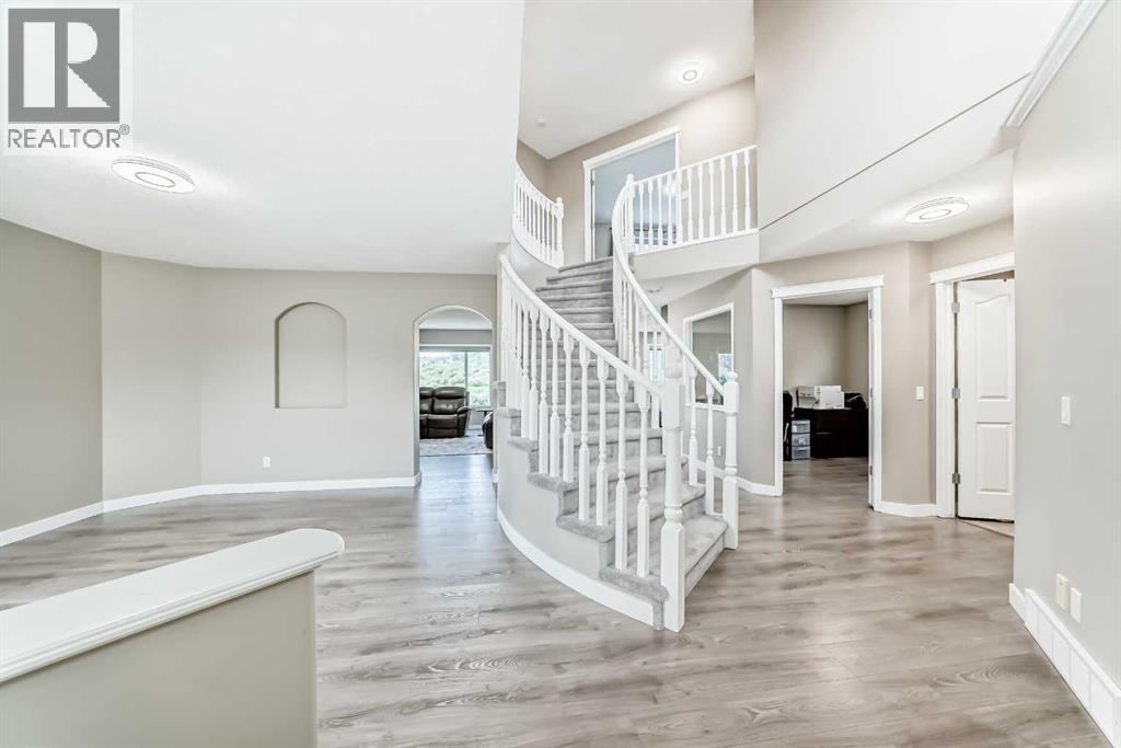 Single Family House for Sale in  Edgeridge Circle NW Edgemont Calgary 