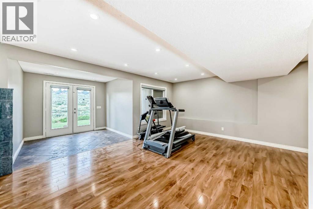 Single Family House for Sale in  Edgeridge Circle NW Edgemont Calgary 