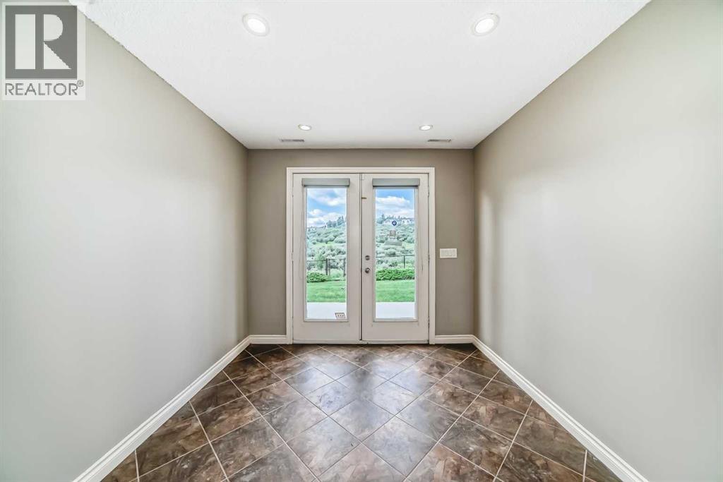 Single Family House for Sale in  Edgeridge Circle NW Edgemont Calgary 