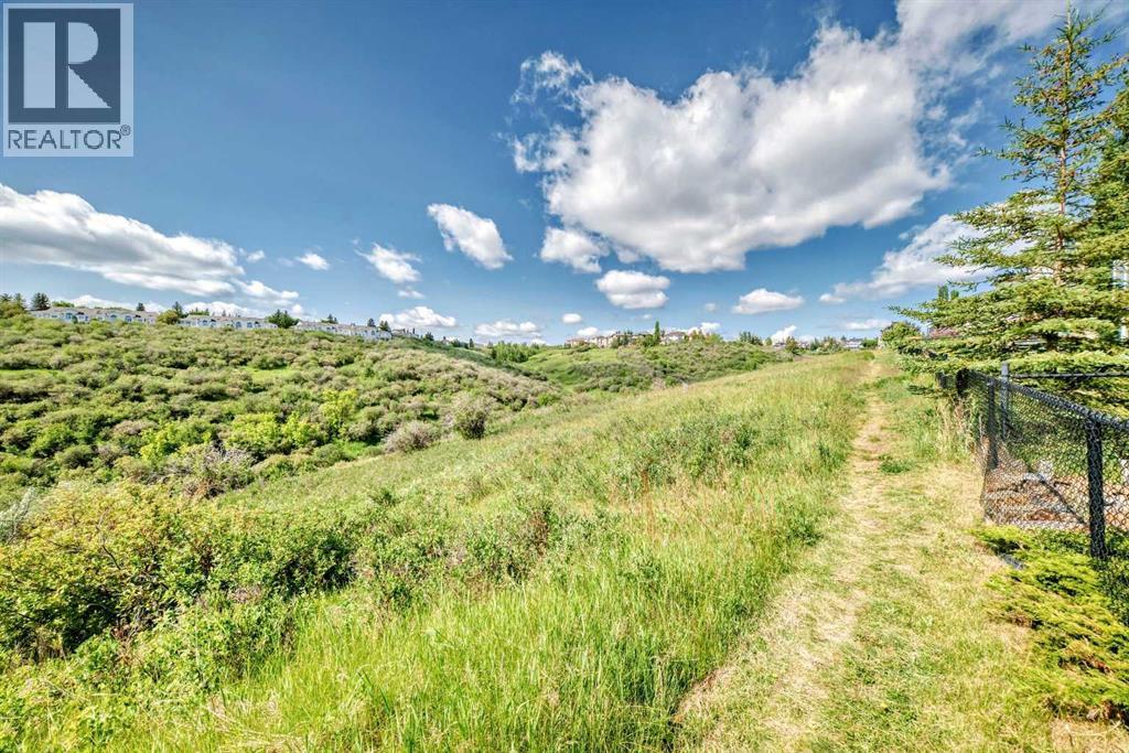 Single Family House for Sale in  Edgeridge Circle NW Edgemont Calgary 