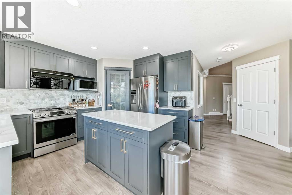 Single Family House for Sale in  Edgeridge Circle NW Edgemont Calgary 