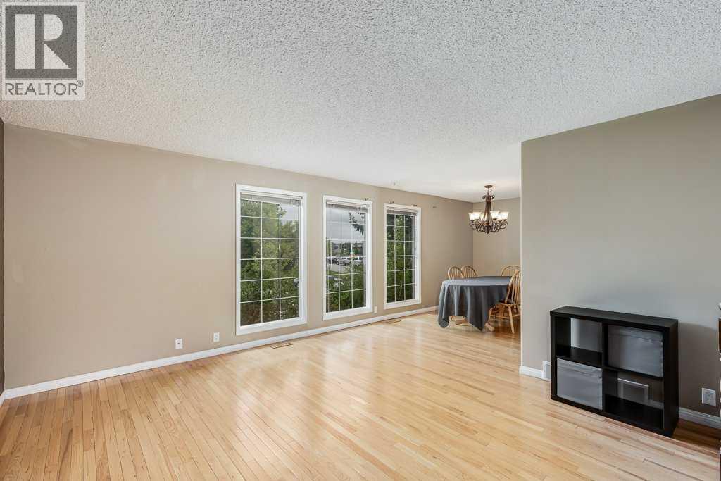 16 Ridgegate Way SW