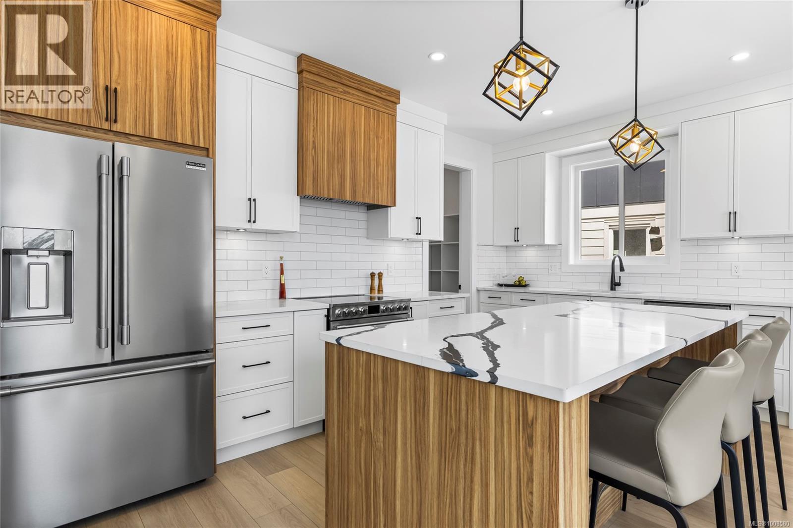  2339 Swallow Place, Langford