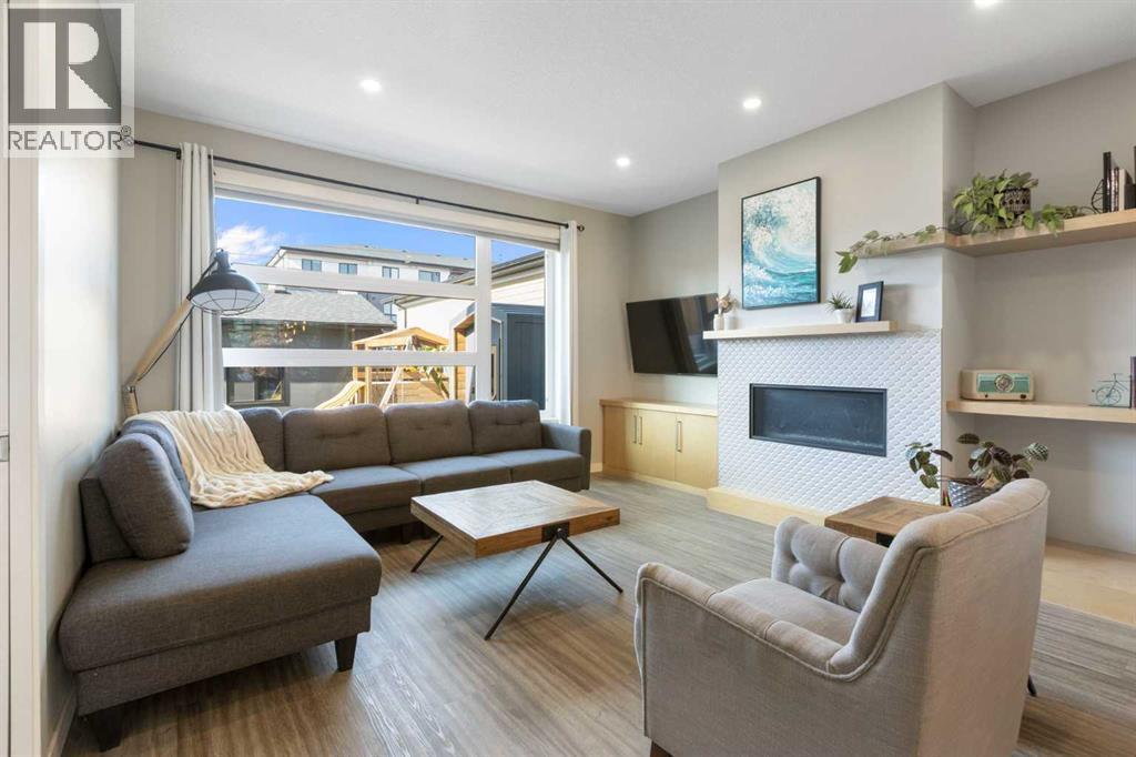 Single Family House for Sale in   Street NW Bowness Calgary 