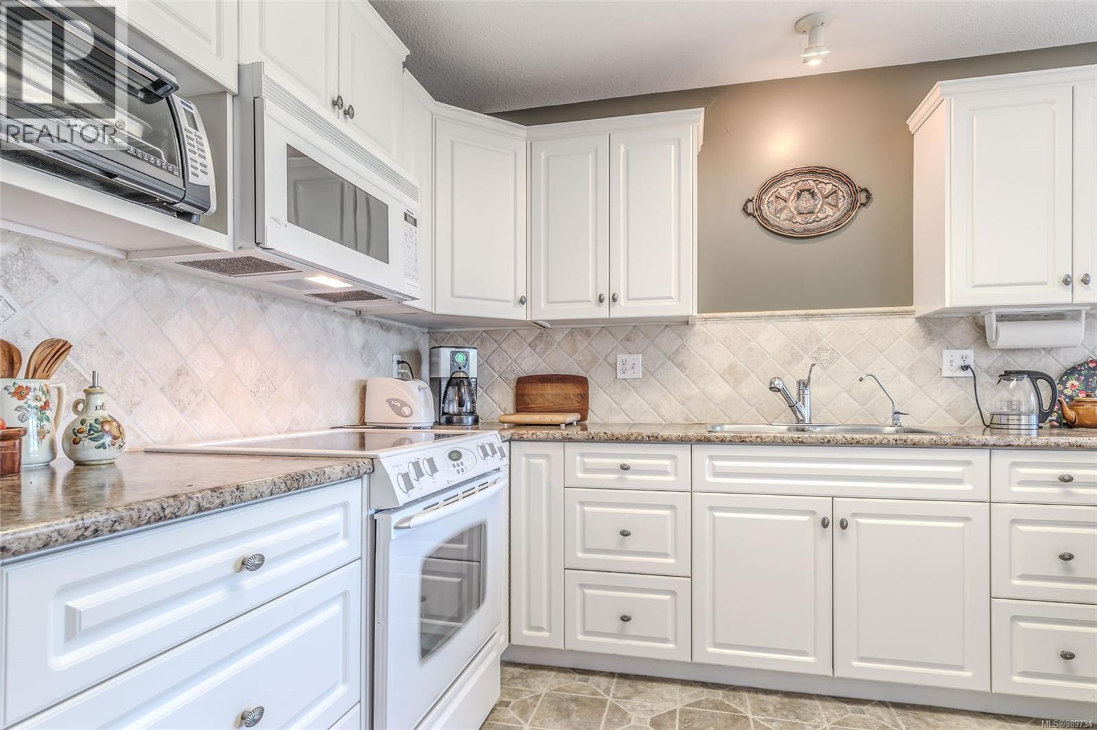 2663 Andover Rd, Nanoose Bay