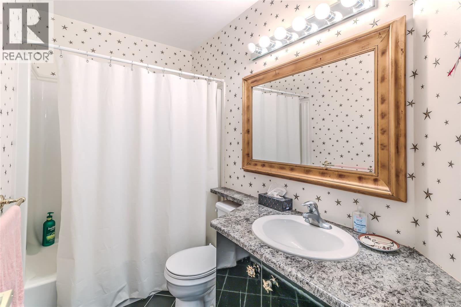 2663 Andover Rd, Nanoose Bay