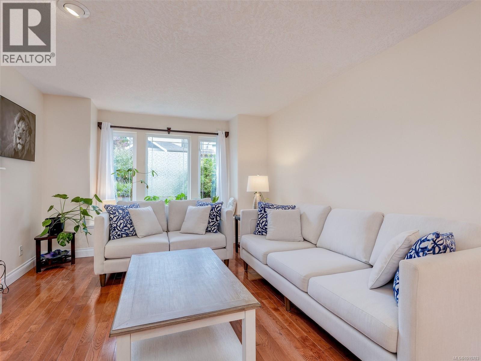  4040 Blackberry Lane, Saanich