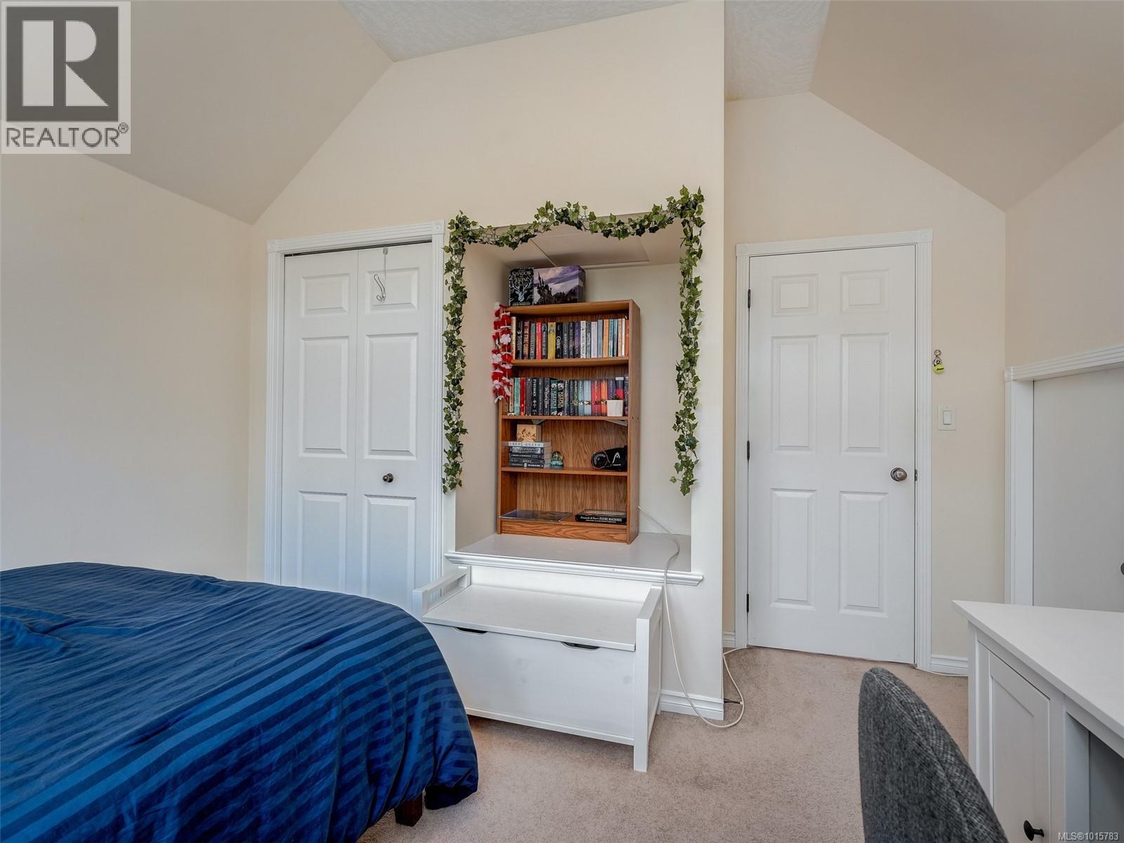  4040 Blackberry Lane, Saanich