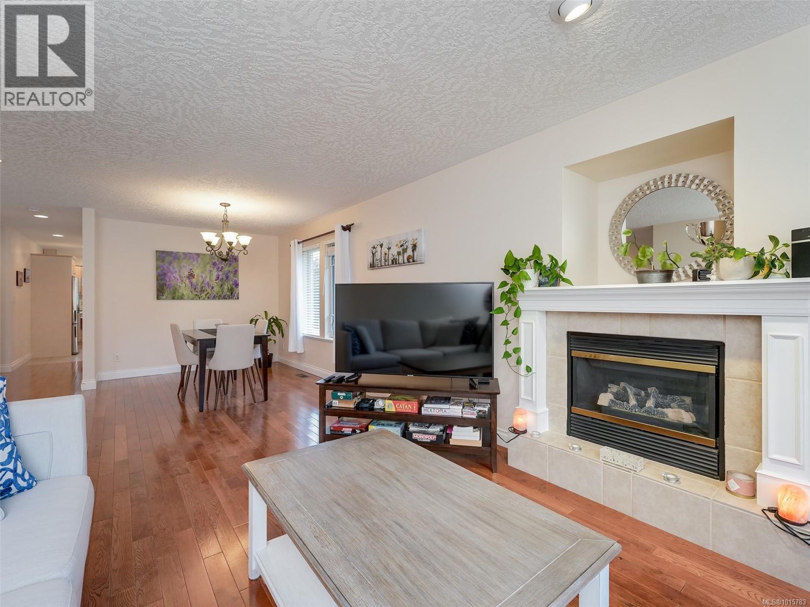  4040 Blackberry Lane, Saanich