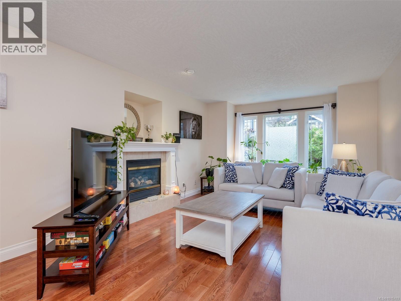  4040 Blackberry Lane, Saanich