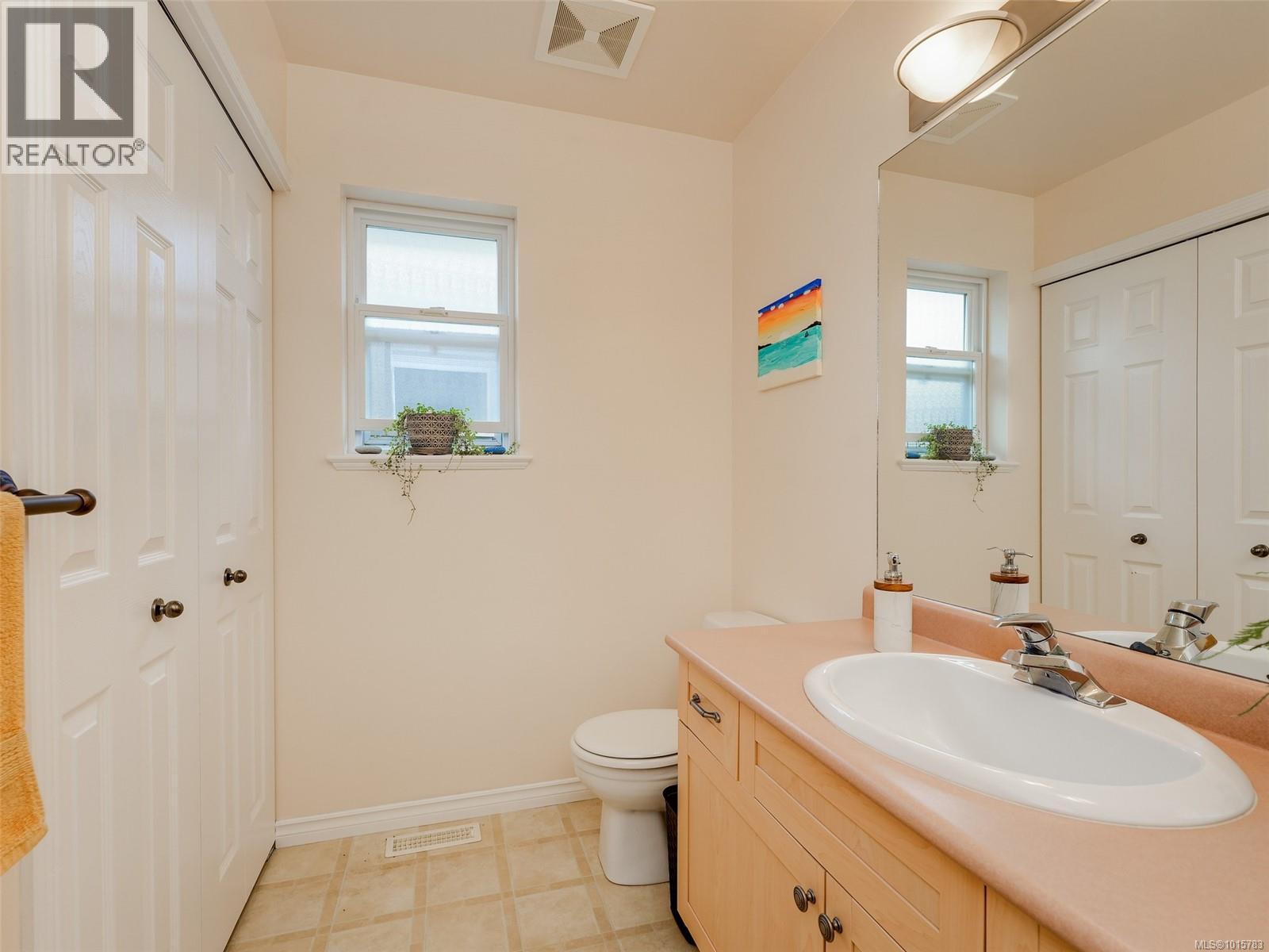  4040 Blackberry Lane, Saanich