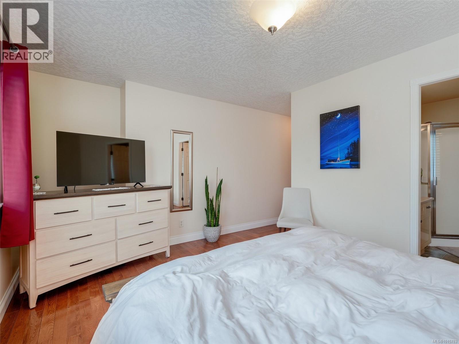  4040 Blackberry Lane, Saanich