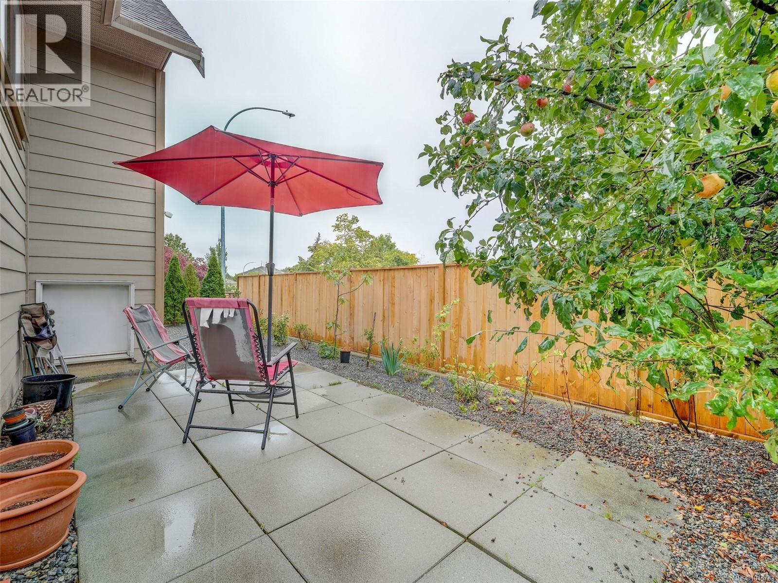  4040 Blackberry Lane, Saanich