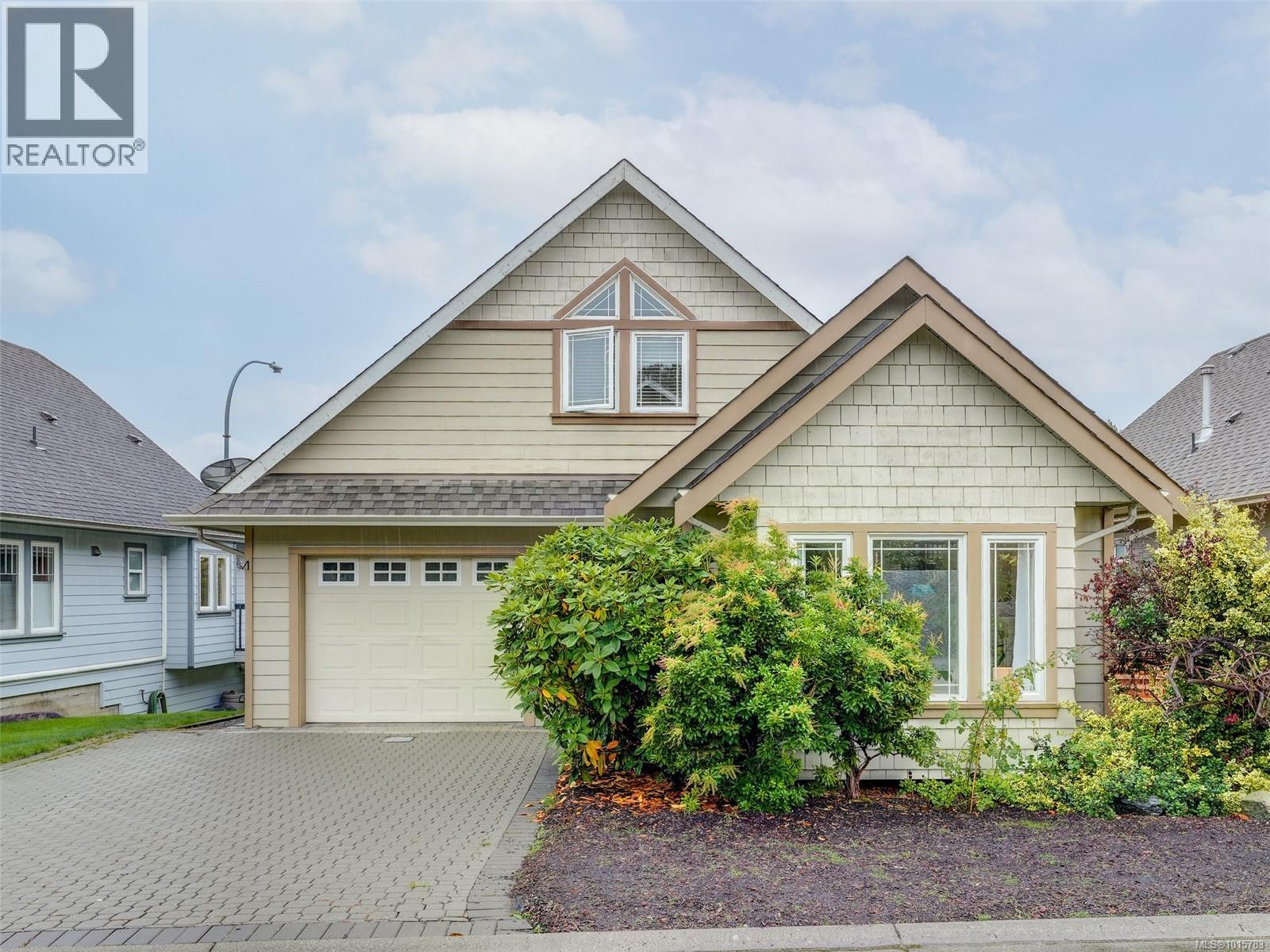  4040 Blackberry Lane, Saanich