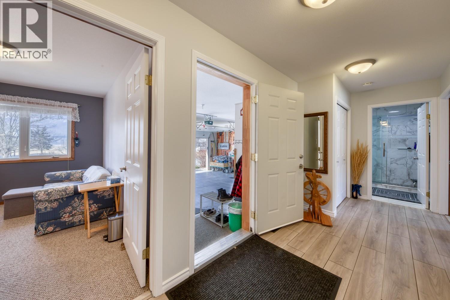 4887 Glen Eagle Drive, Fairmont Hot Springs