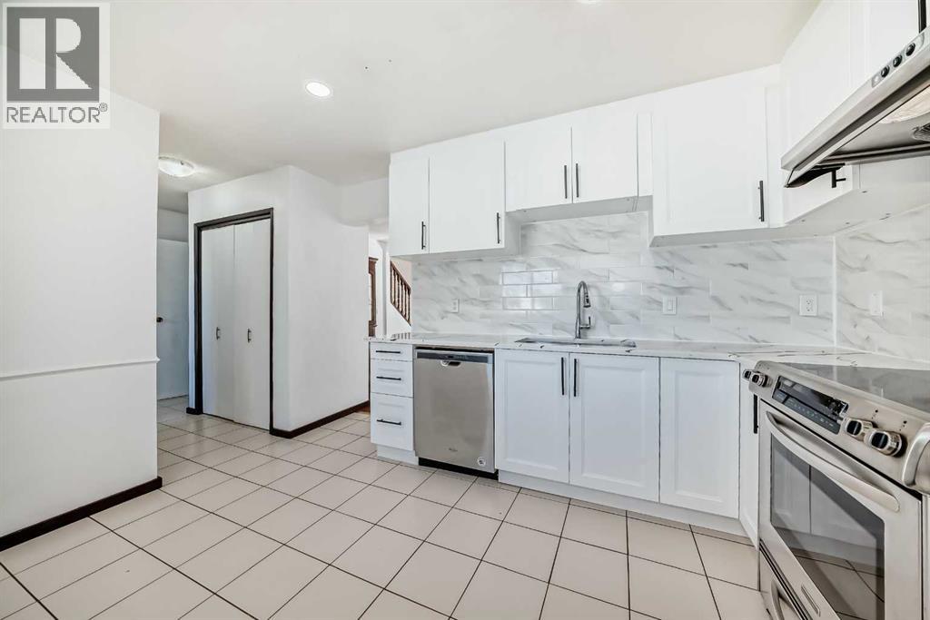 Single Family House for Sale in  Bermuda Drive NW Beddington Heights Calgary 