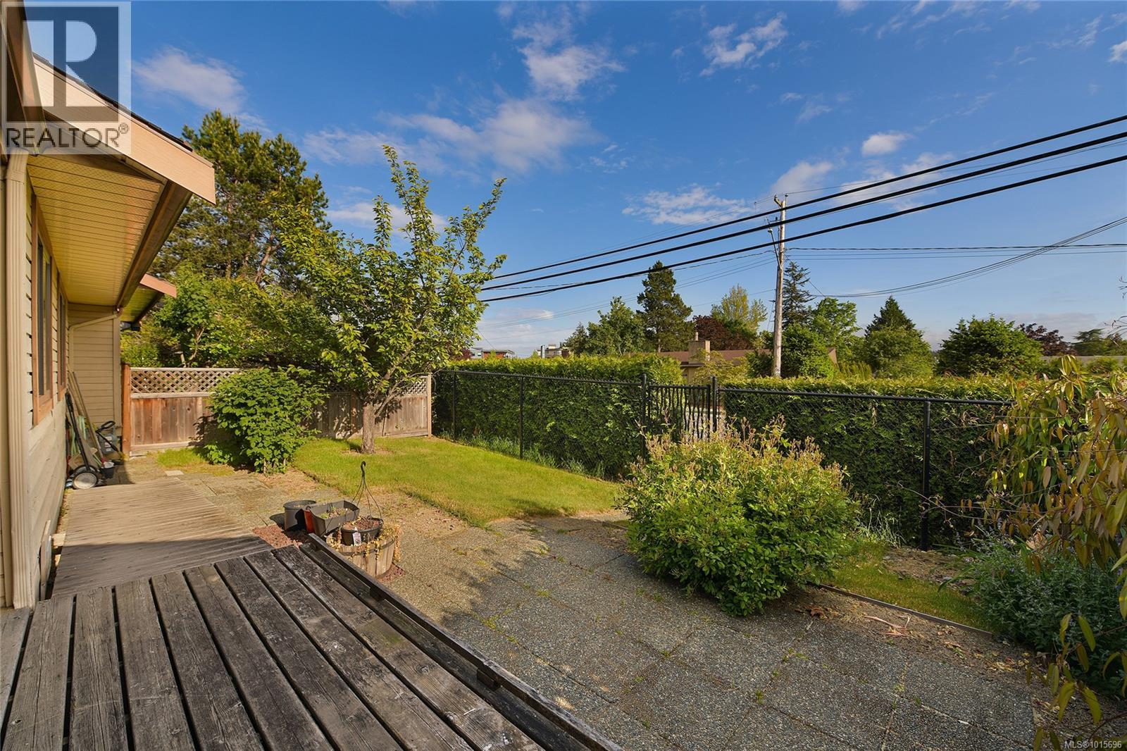 2 1144 Verdier Avenue, Central Saanich