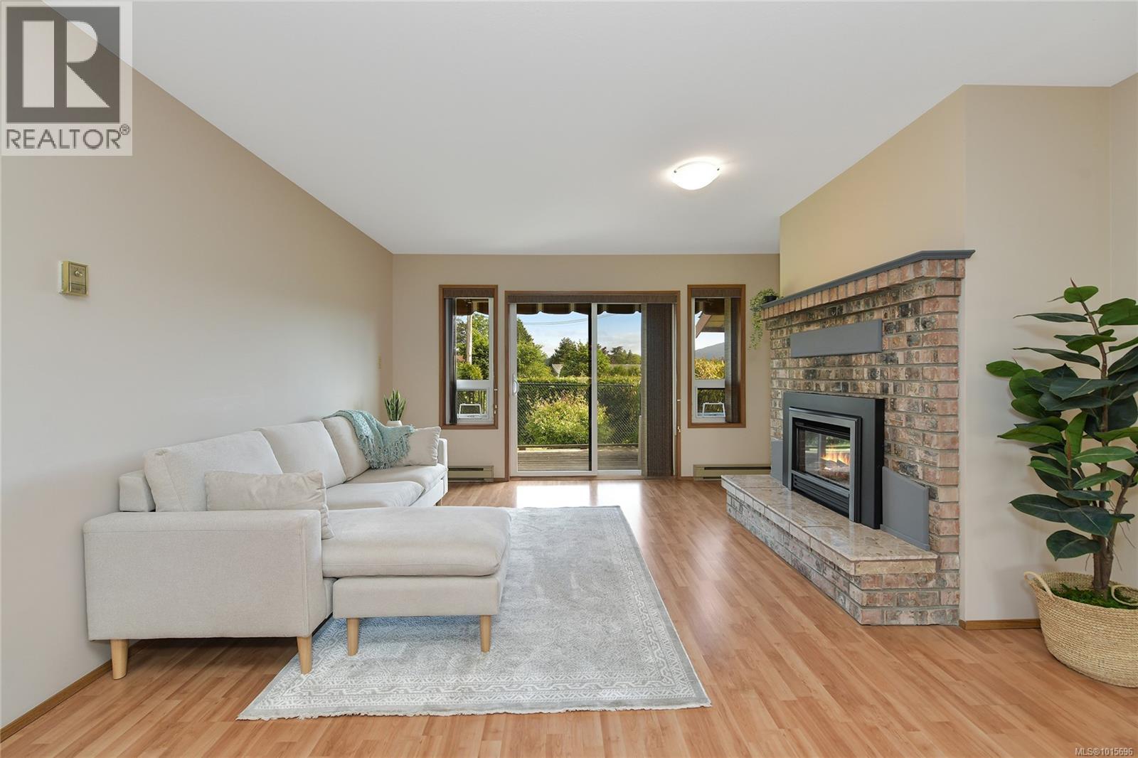 2 1144 Verdier Avenue, Central Saanich
