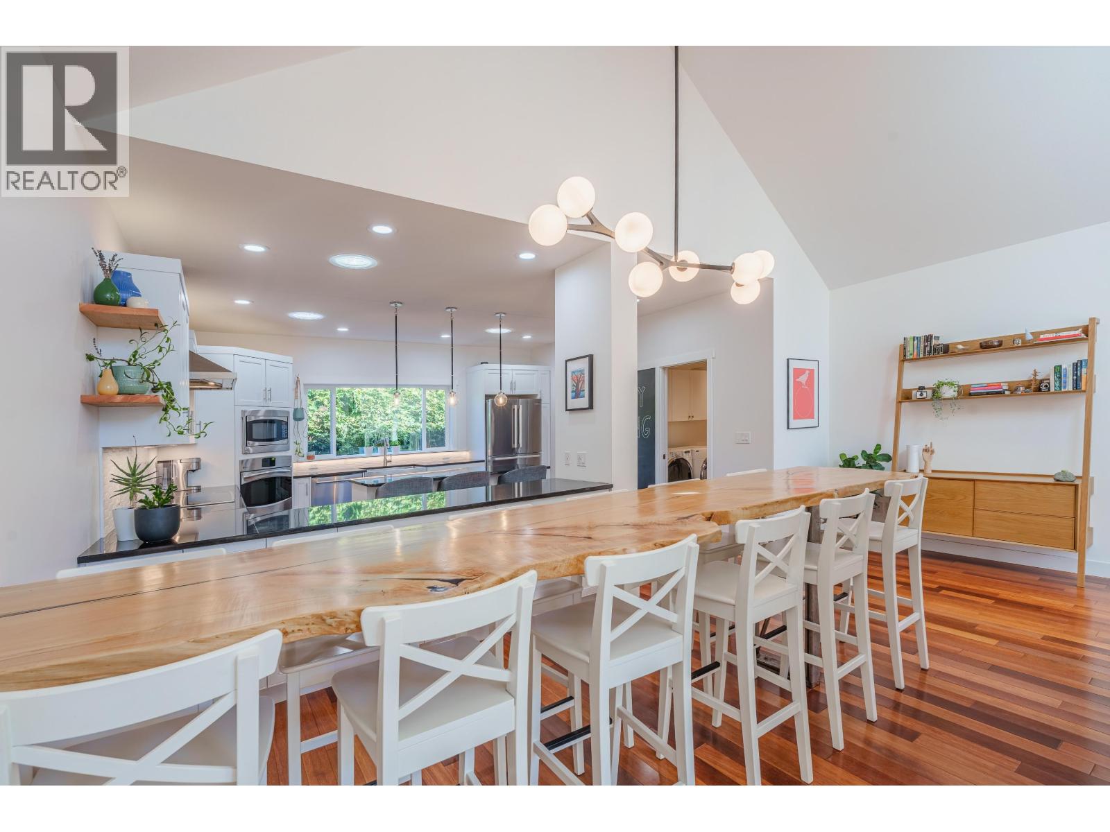 6323 ORACLE ROAD, Sechelt