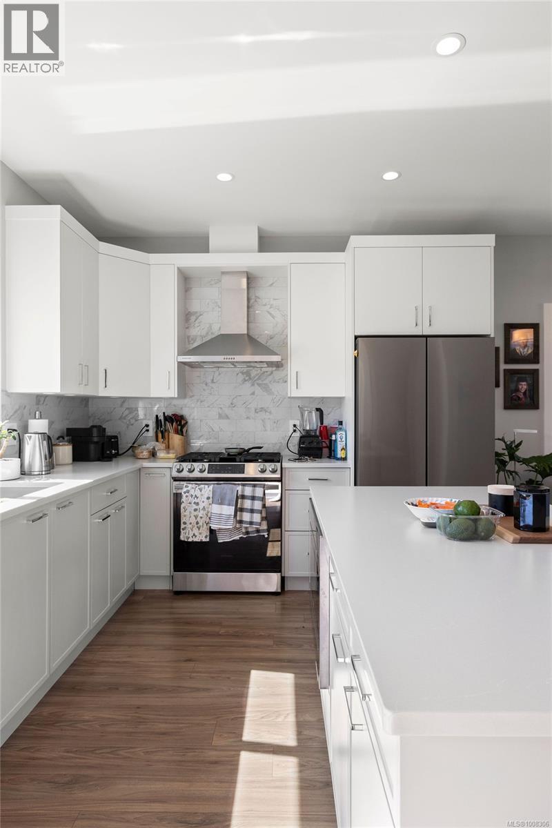  2911 Constellation Avenue, Langford