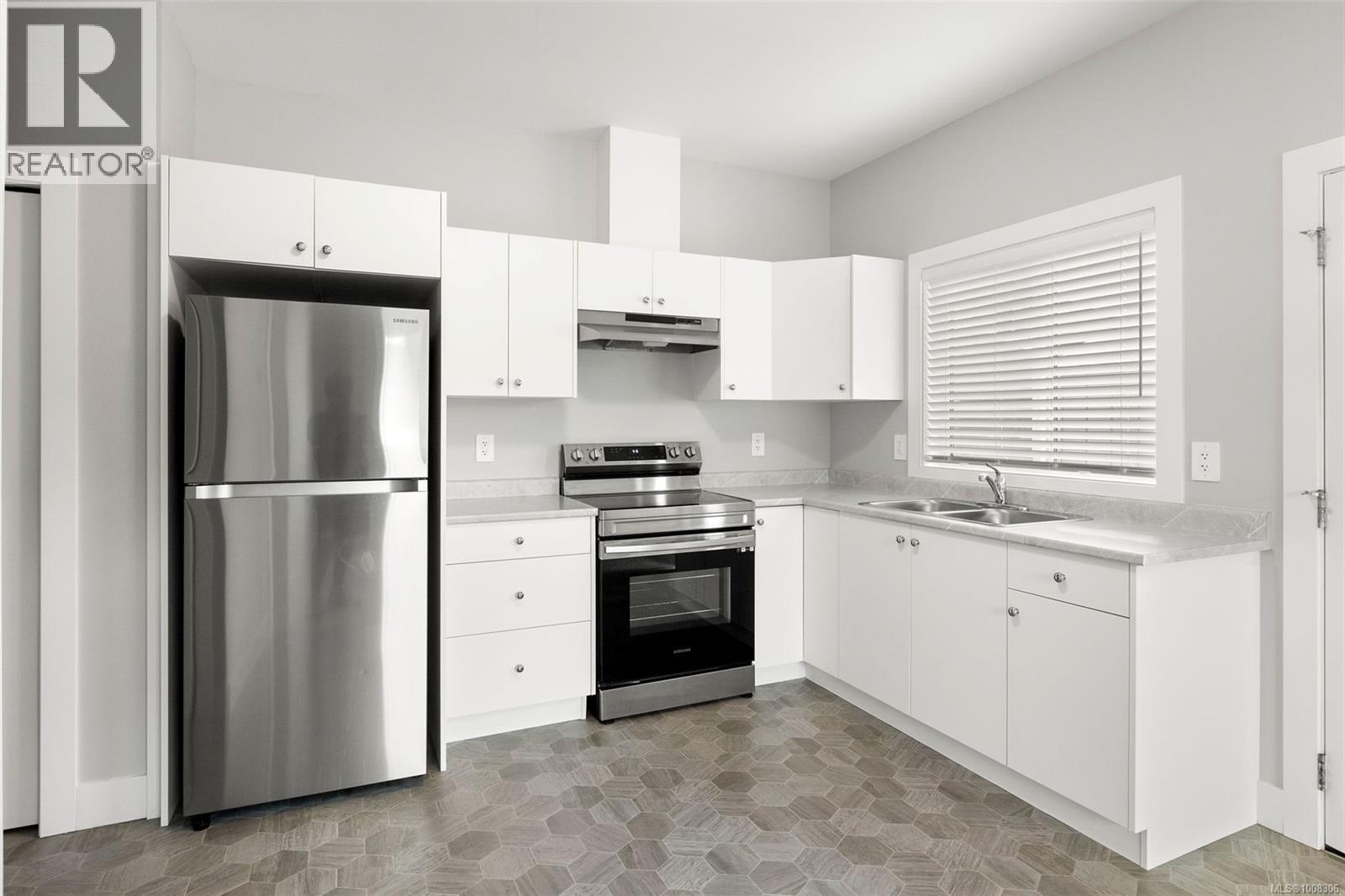  2911 Constellation Avenue, Langford