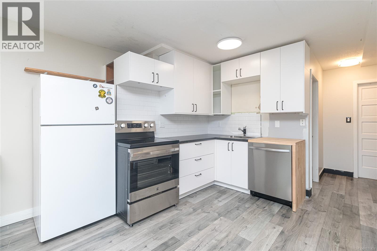  3995 Arlene Place, Saanich