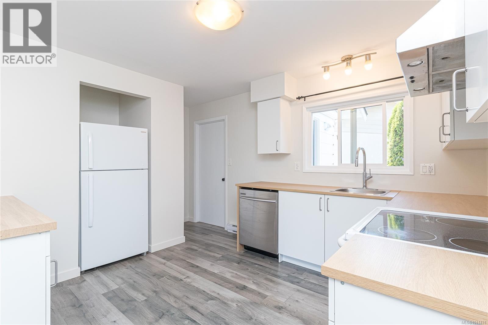  3995 Arlene Place, Saanich