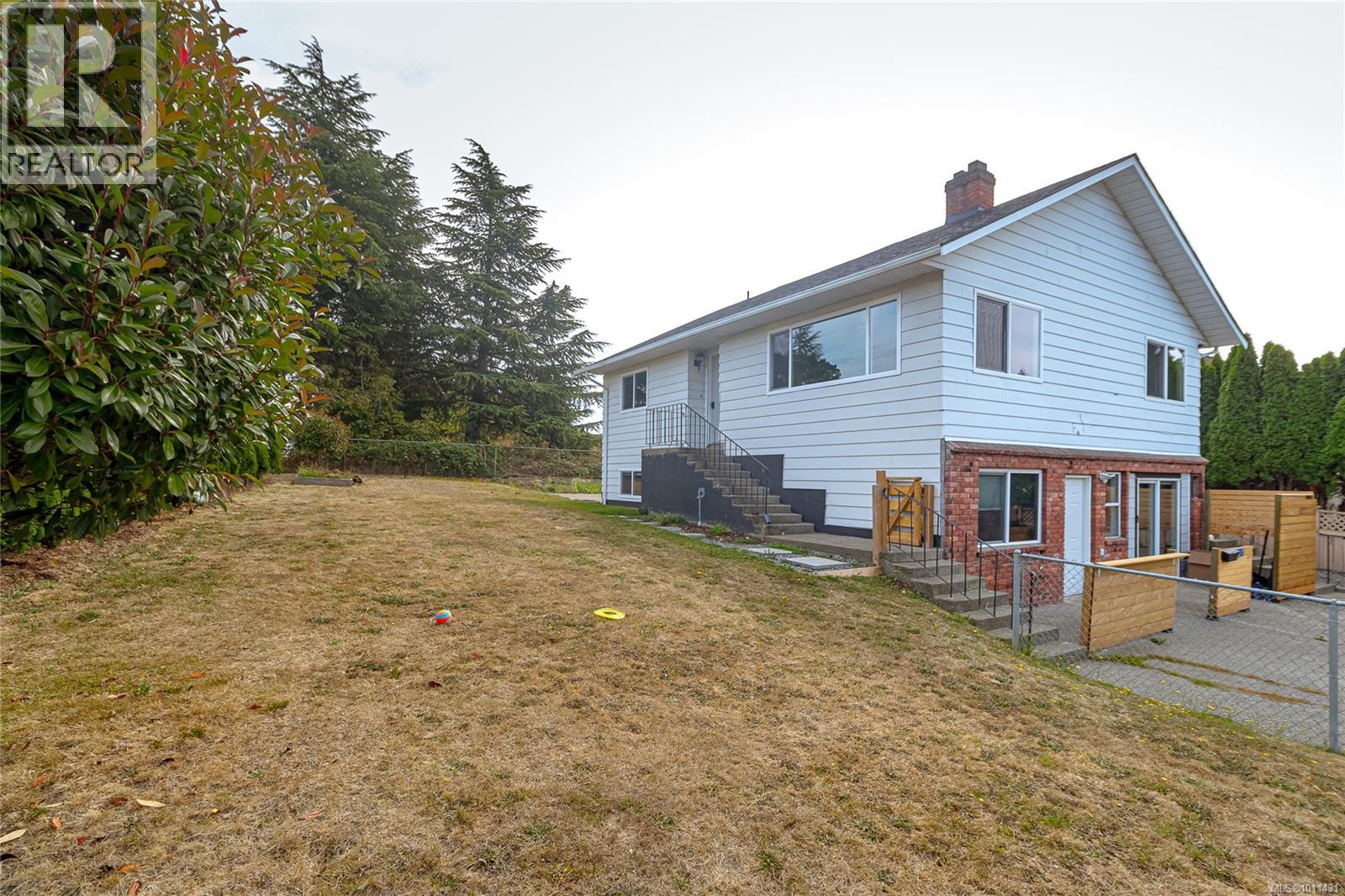  3995 Arlene Place, Saanich