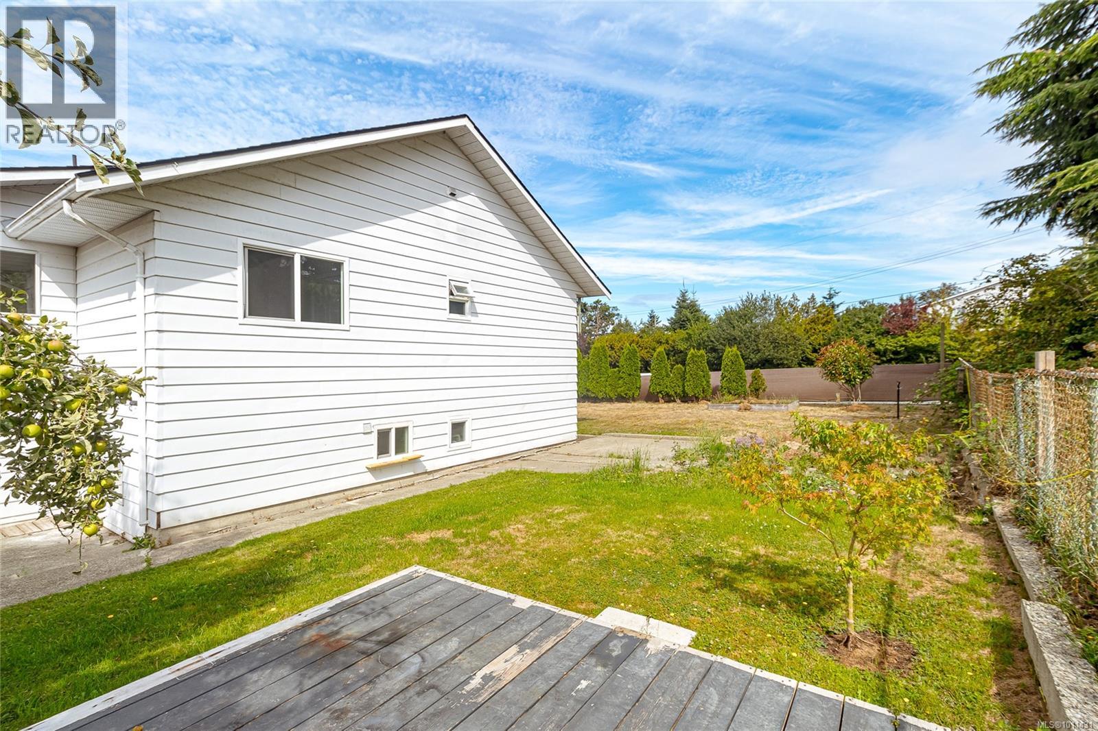  3995 Arlene Place, Saanich