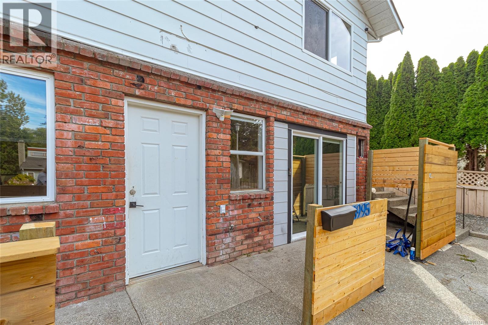  3995 Arlene Place, Saanich