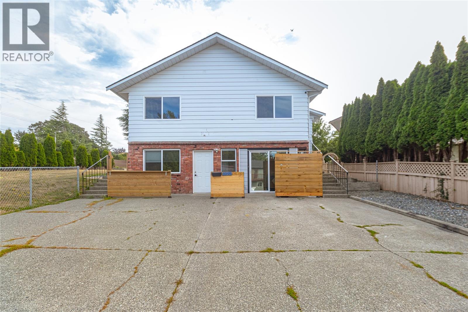  3995 Arlene Place, Saanich