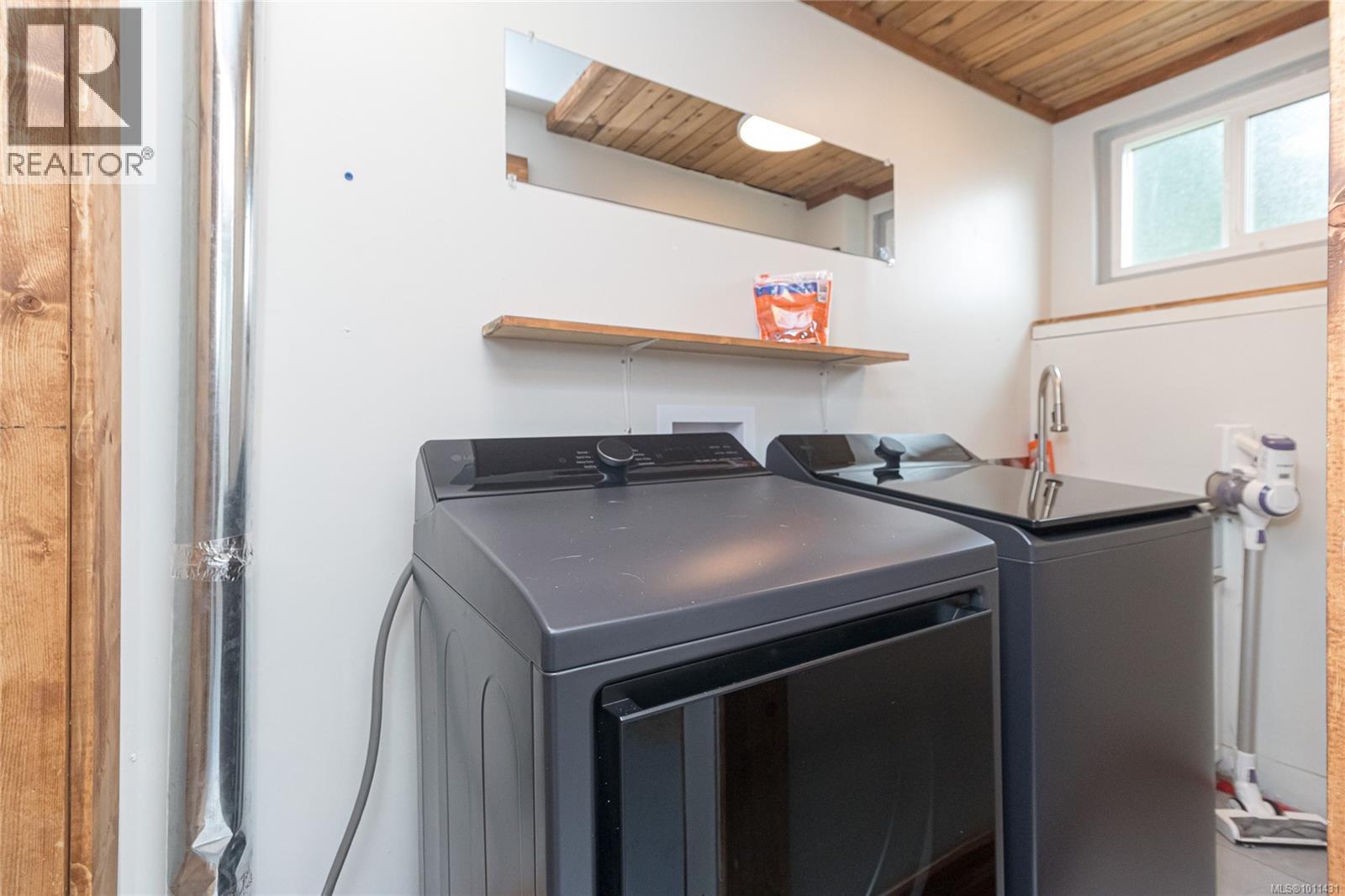  3995 Arlene Place, Saanich
