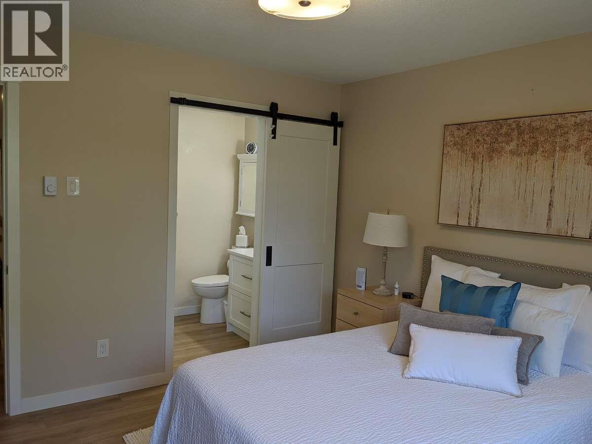 302 1450 Bertram Street, Kelowna