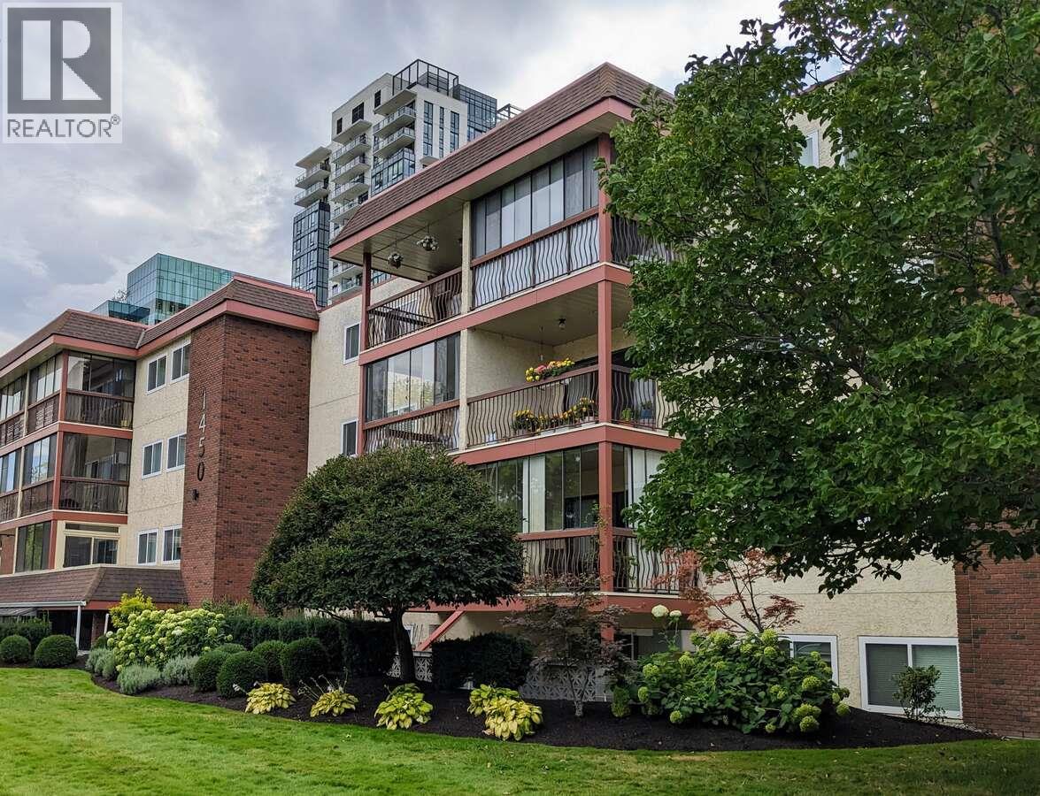 302 1450 Bertram Street, Kelowna