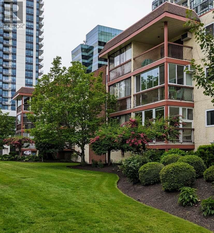 302 1450 Bertram Street, Kelowna