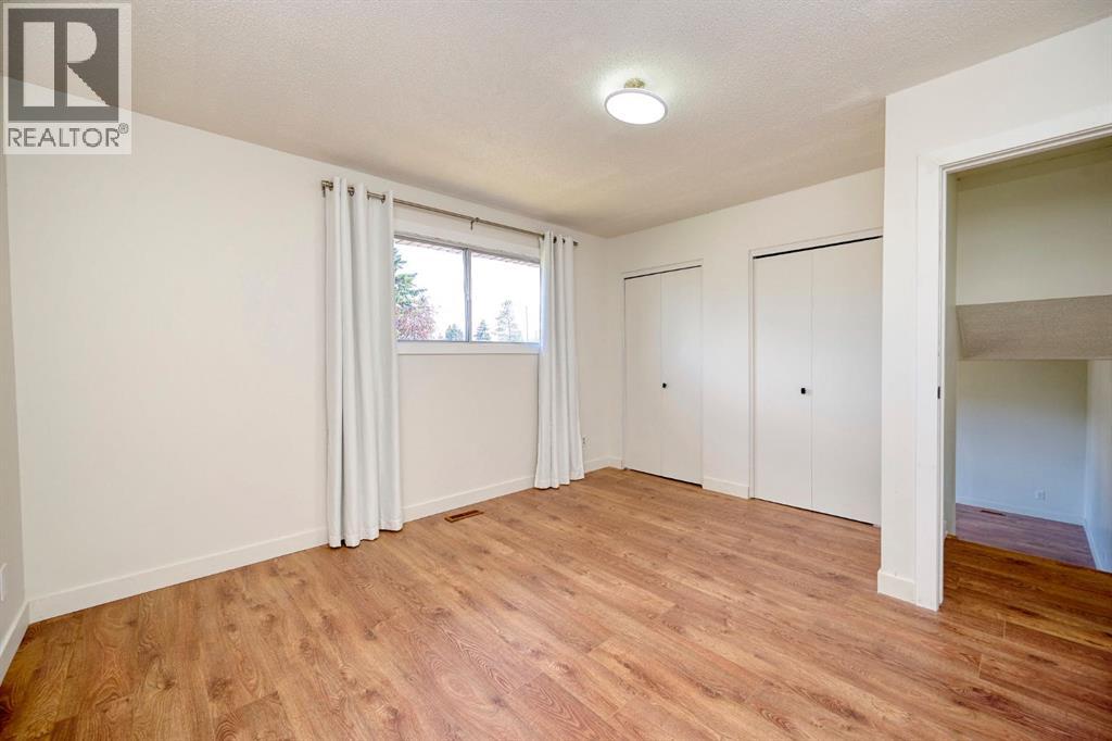 Single Family House 3 Level for Sale in  Penrith Crescent SE Penbrooke Meadows Calgary 