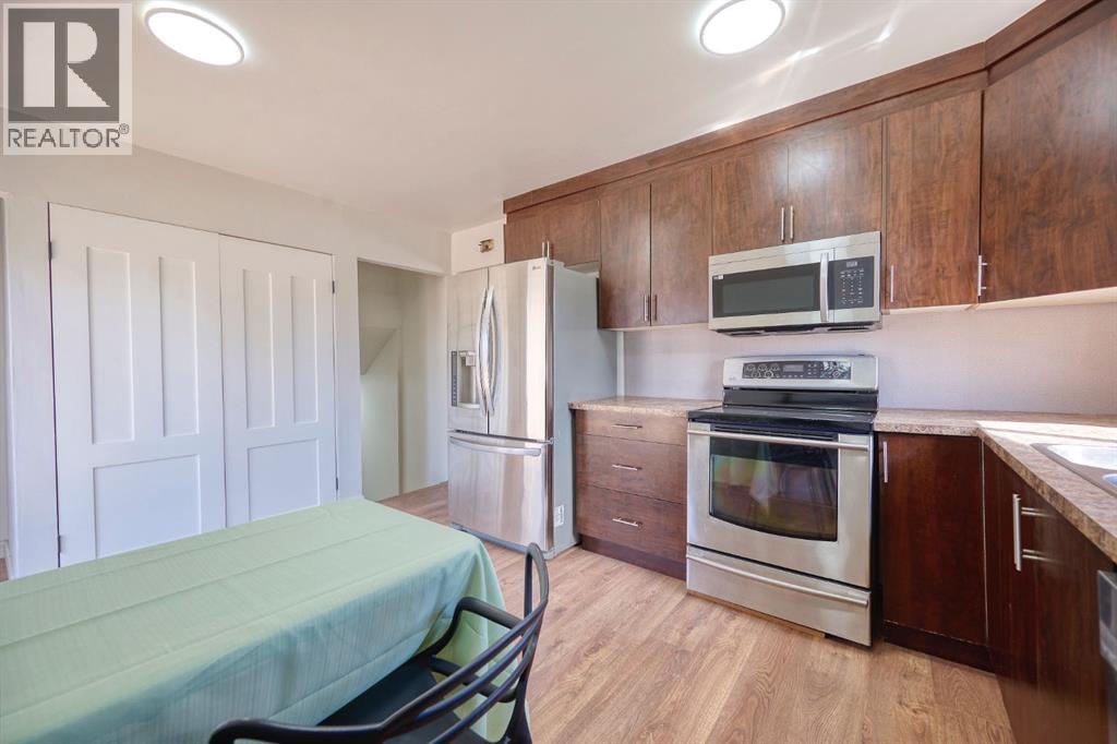 Single Family House 3 Level for Sale in  Penrith Crescent SE Penbrooke Meadows Calgary 