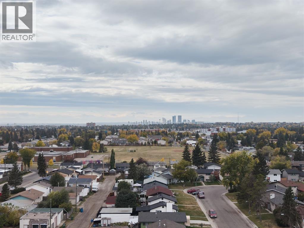 Single Family House 3 Level for Sale in  Penrith Crescent SE Penbrooke Meadows Calgary 