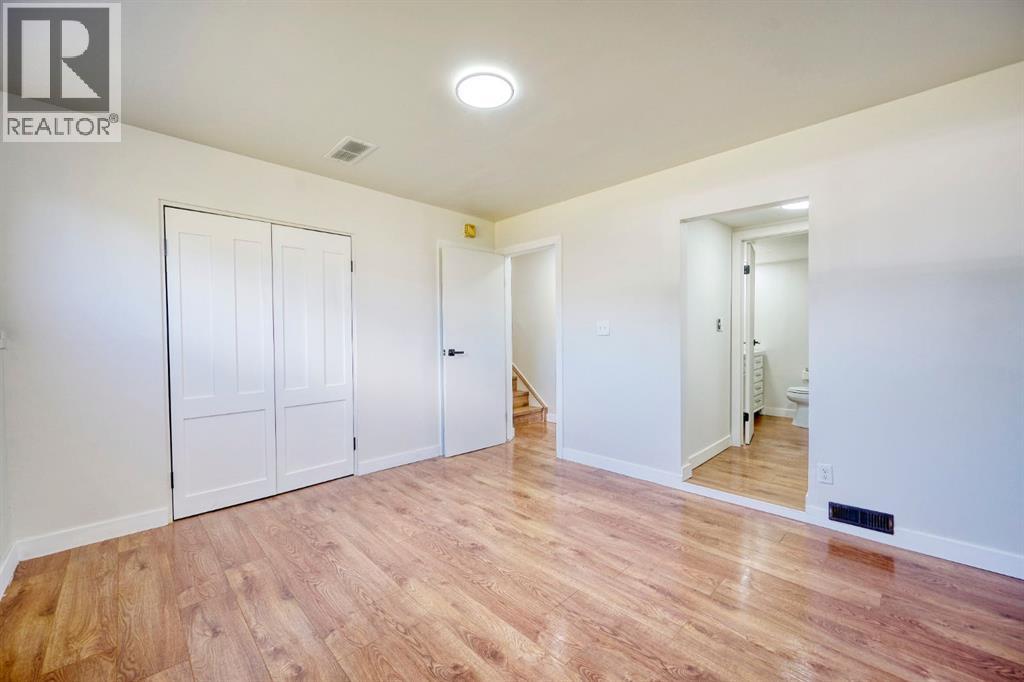 Single Family House 3 Level for Sale in  Penrith Crescent SE Penbrooke Meadows Calgary 