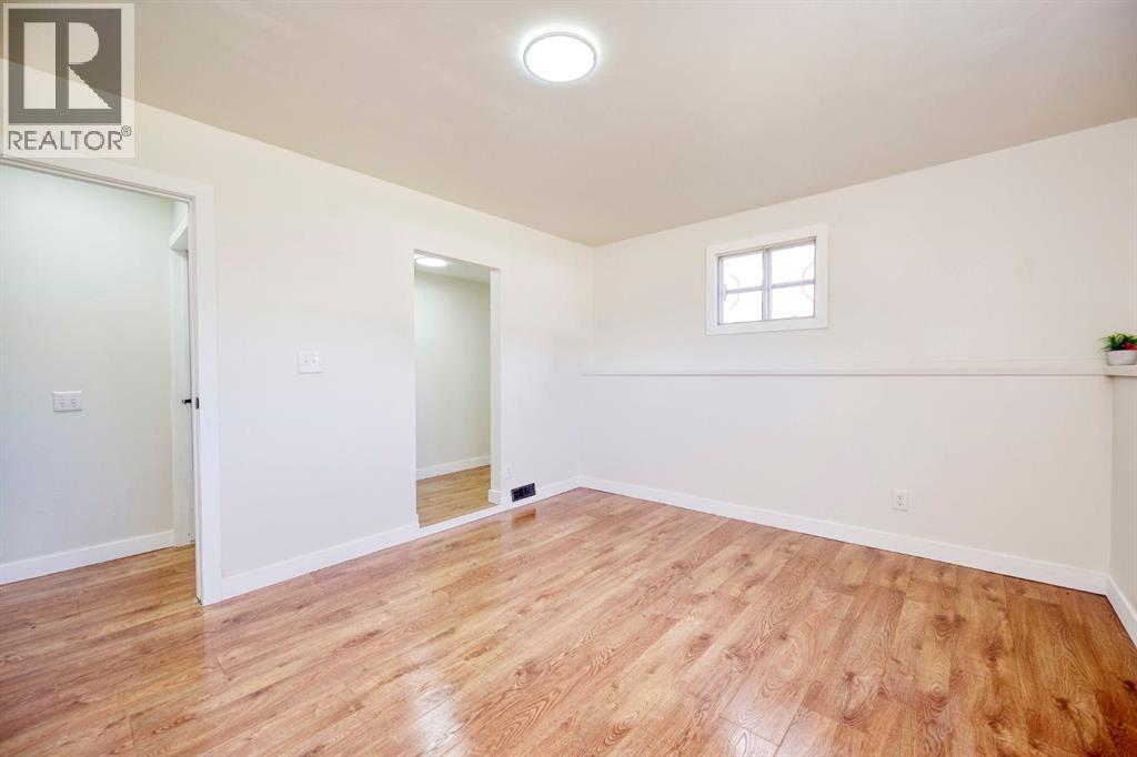 Single Family House 3 Level for Sale in  Penrith Crescent SE Penbrooke Meadows Calgary 