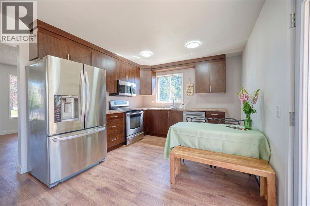 Single Family House 3 Level for Sale in  Penrith Crescent SE Penbrooke Meadows Calgary 